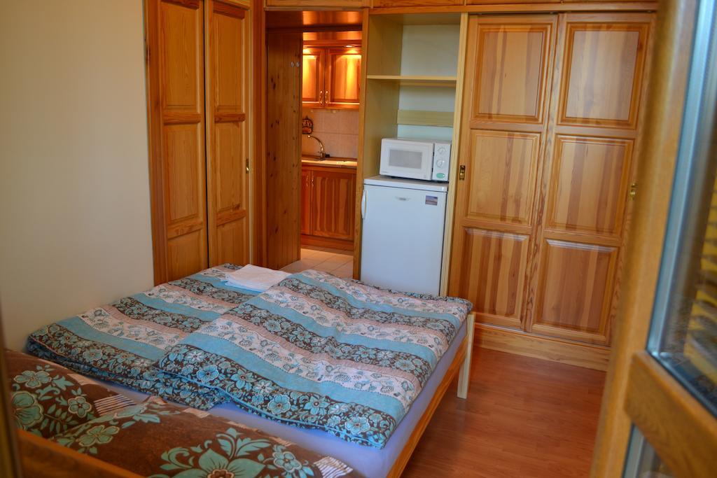 V Tatranskej Lomnici, Dinda 127 Tatranská Lomnica